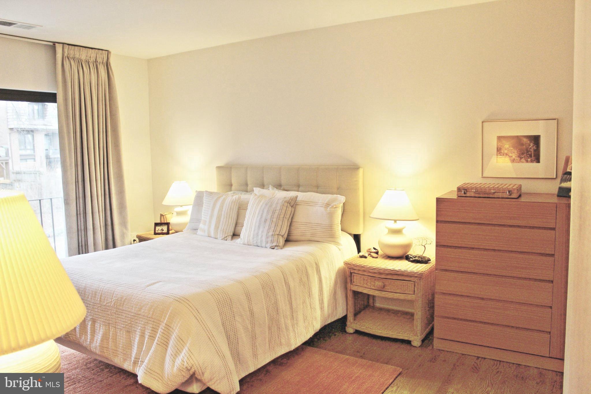 BRISTOW VILLAGE - Residential