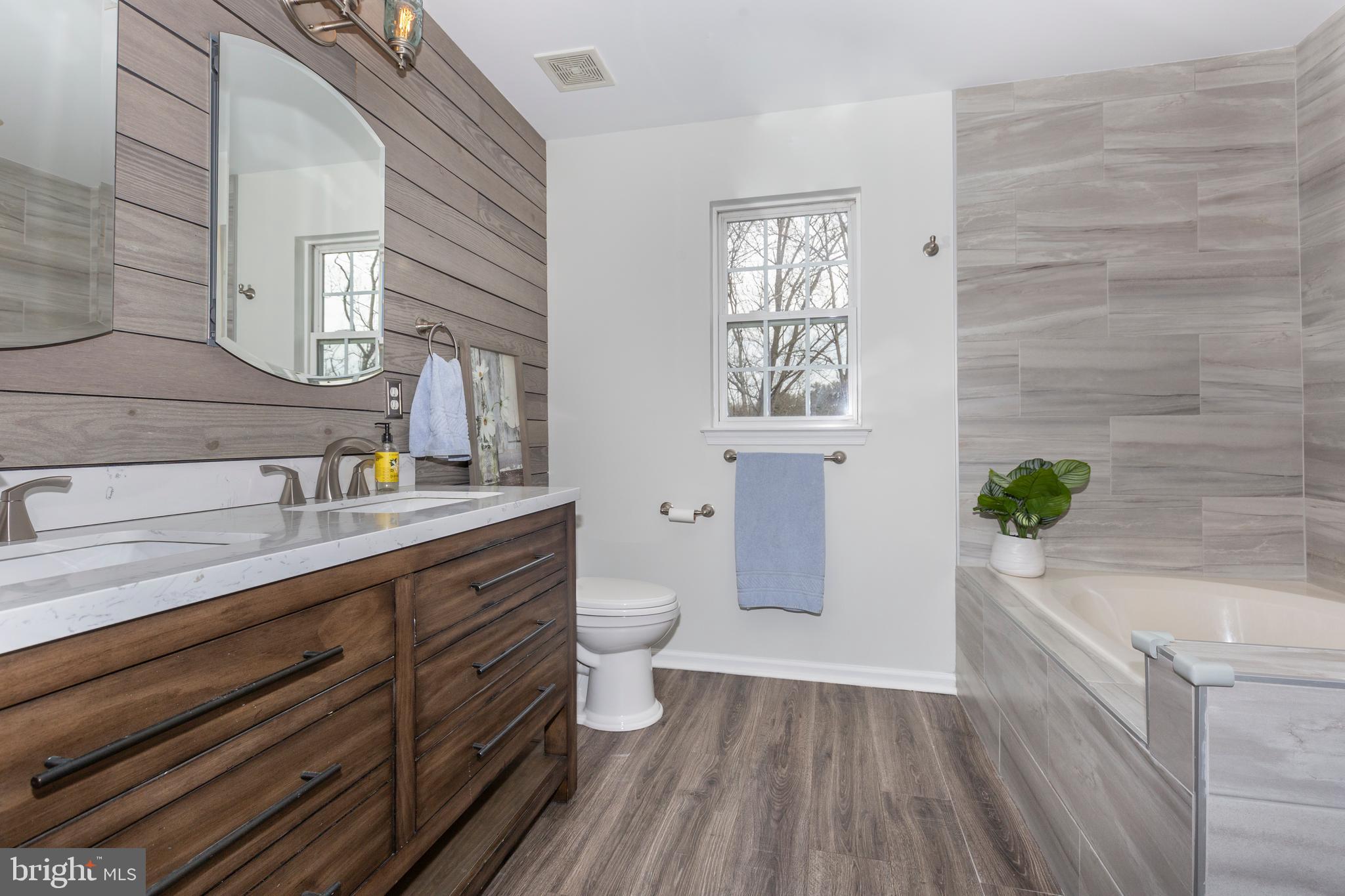 PEMBROOK WOODS - Residential