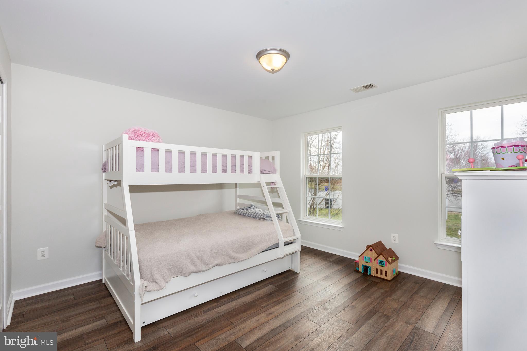 PEMBROOK WOODS - Residential