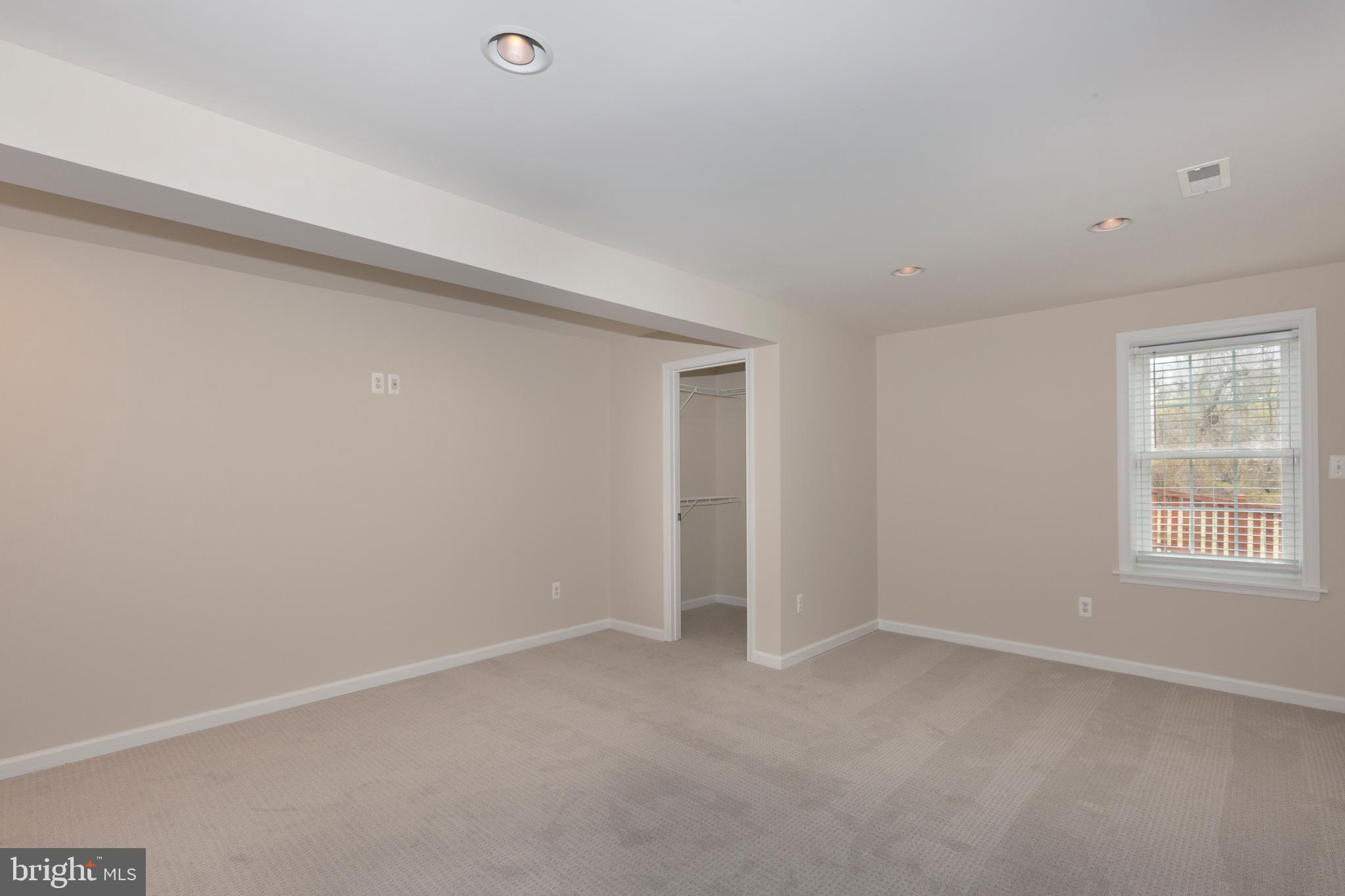 PEMBROOK WOODS - Residential