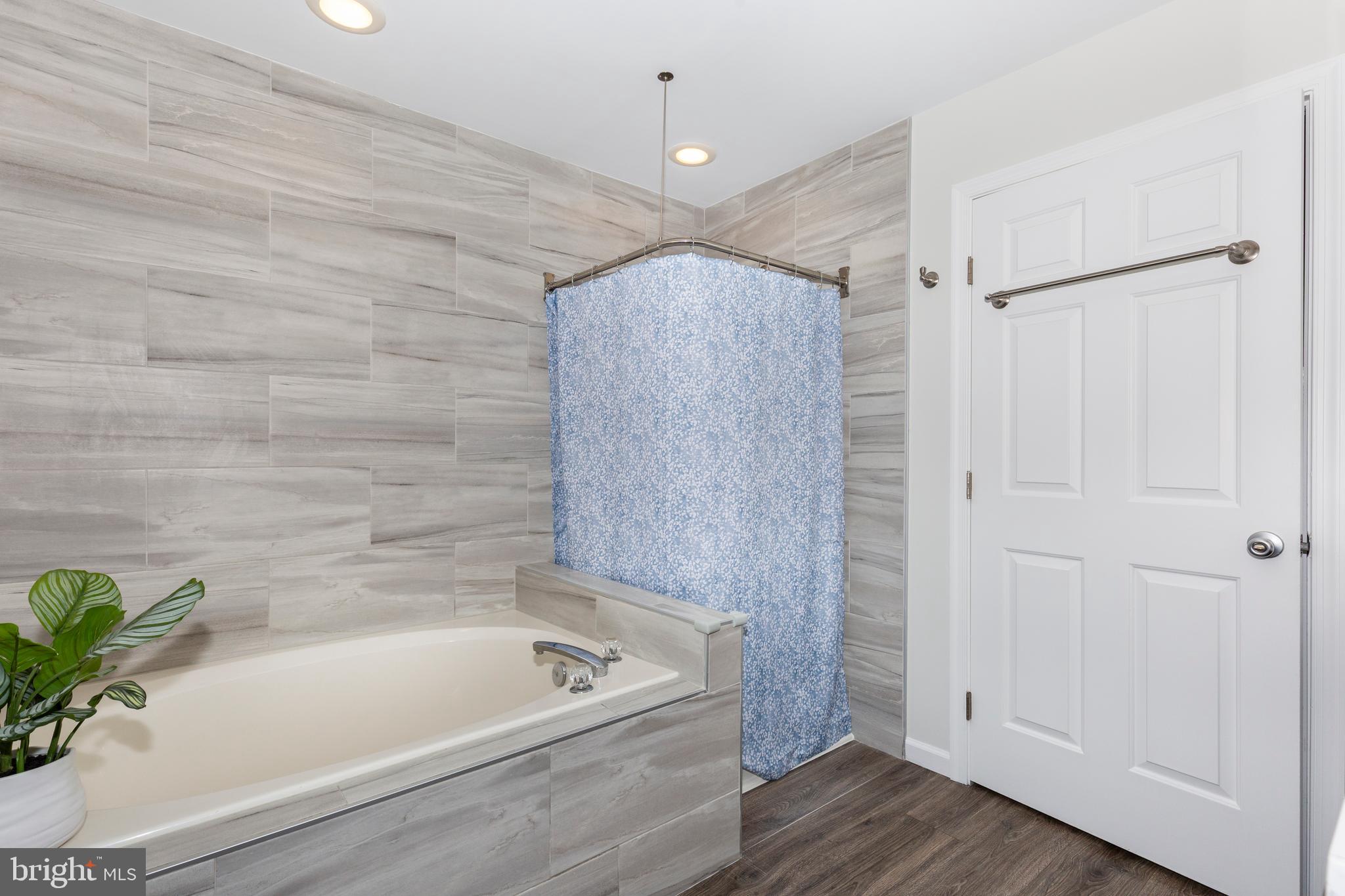 PEMBROOK WOODS - Residential