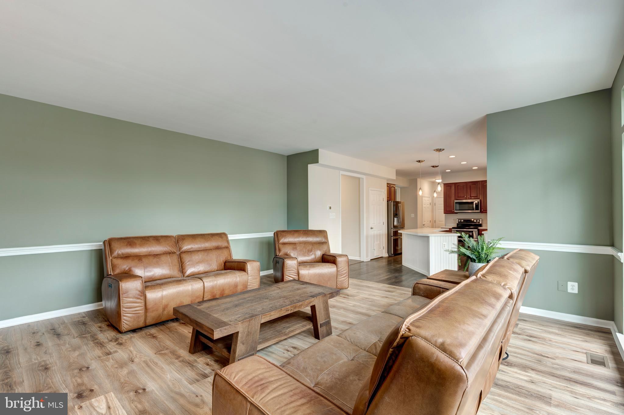 PEMBROOK WOODS - Residential