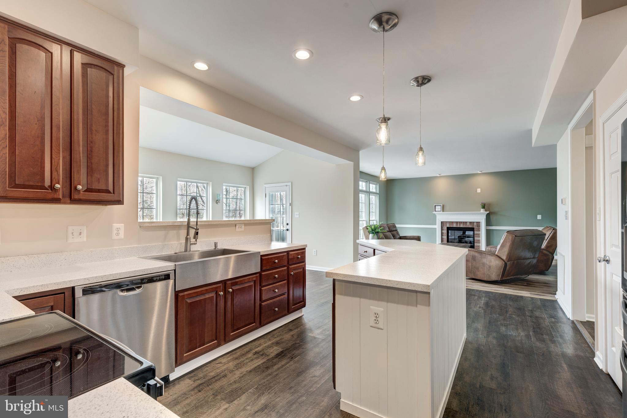 PEMBROOK WOODS - Residential