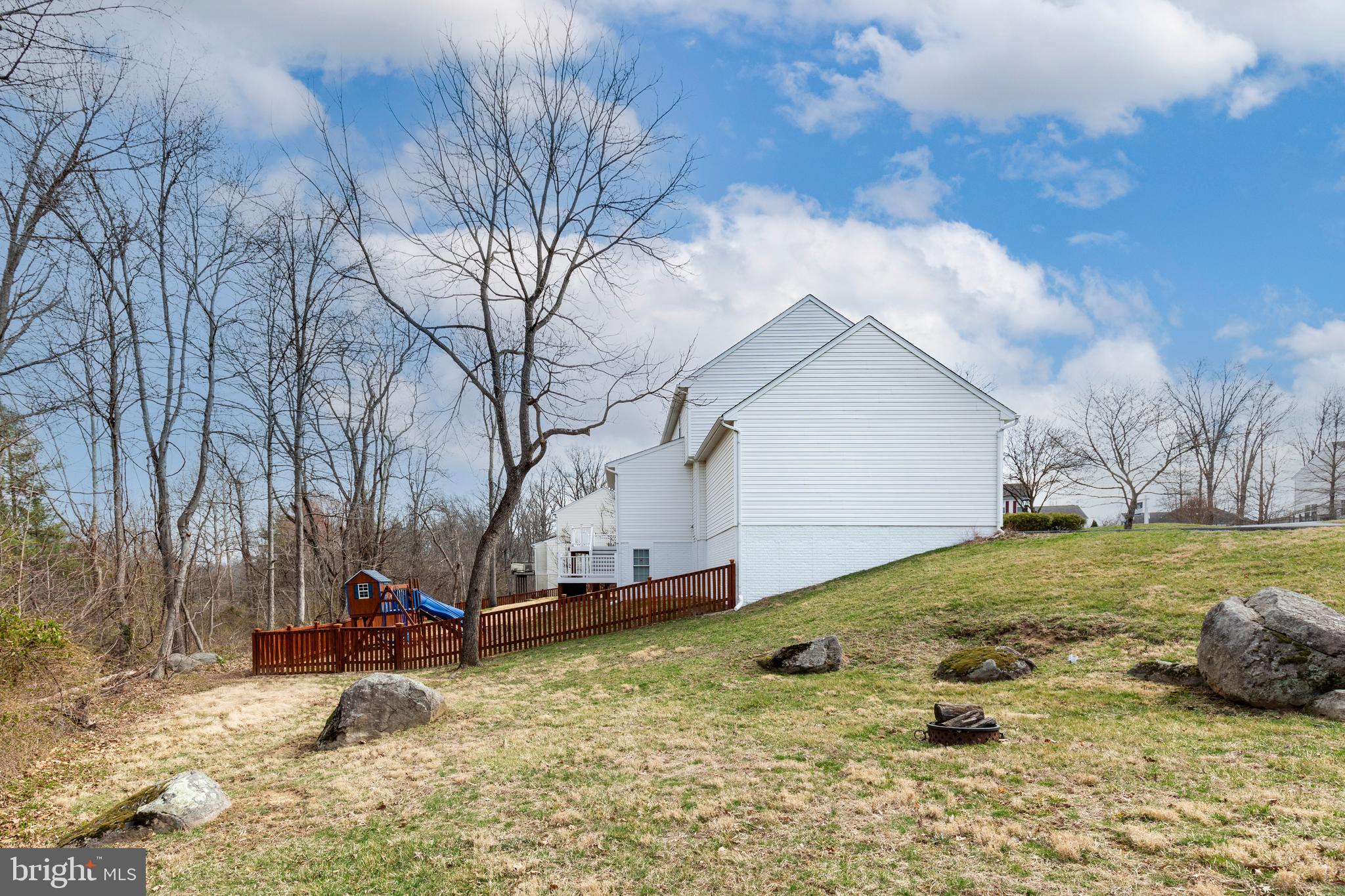 PEMBROOK WOODS - Residential