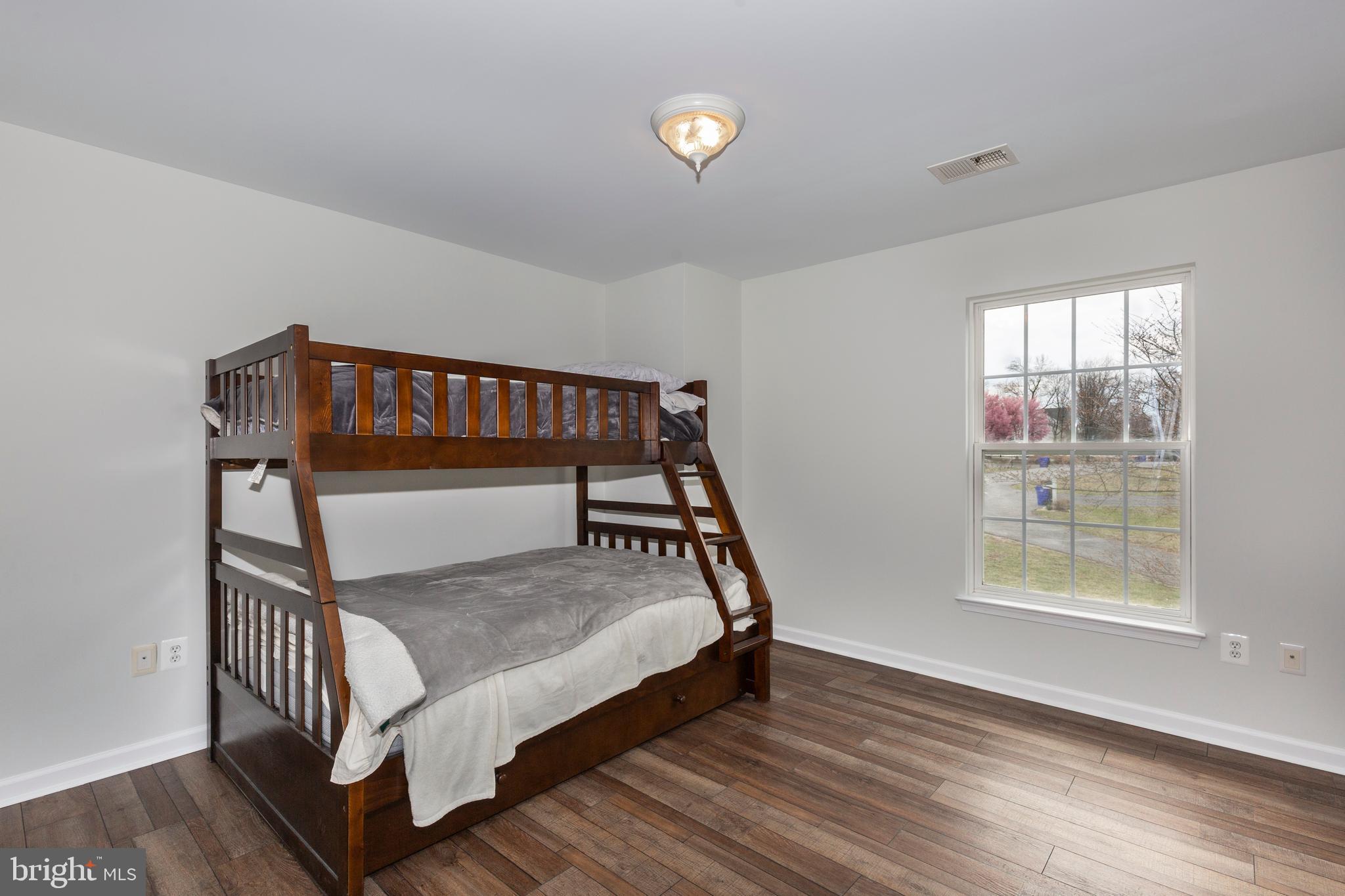 PEMBROOK WOODS - Residential