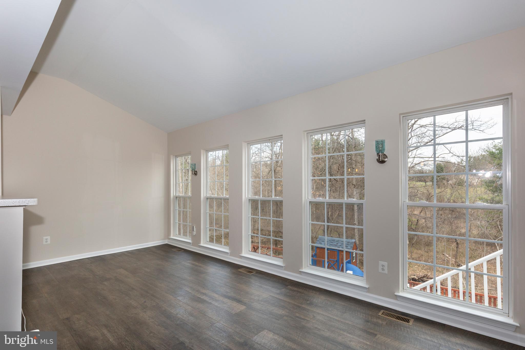 PEMBROOK WOODS - Residential