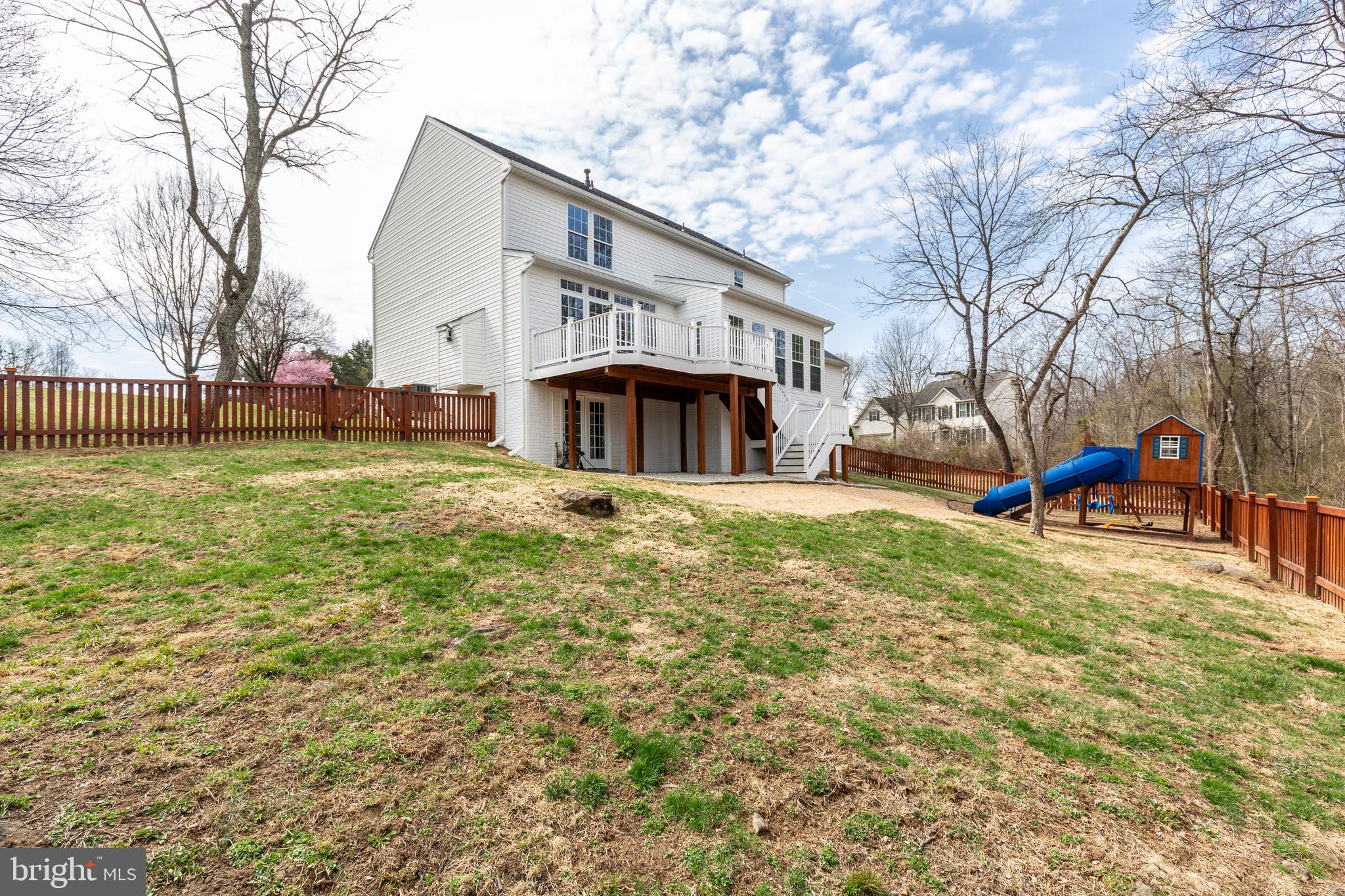 PEMBROOK WOODS - Residential