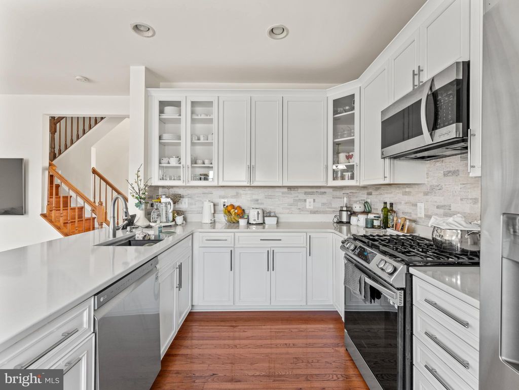 Photo of 21755 Ladyslipper Square, ASHBURN, VA 20147 (MLS # VALO2108616)