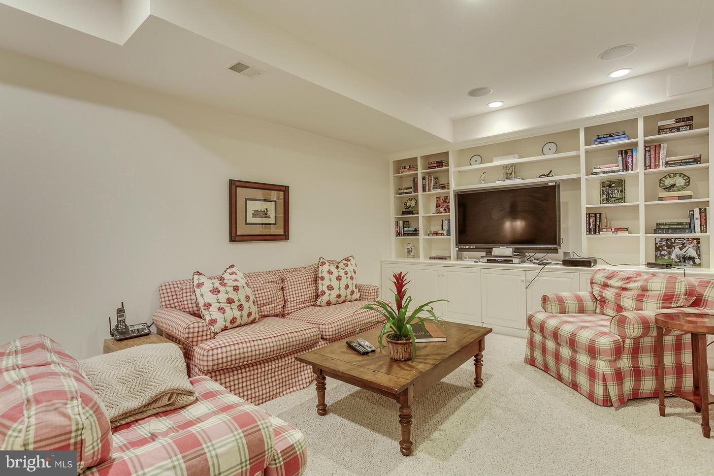 WESTMORELAND HILLS - Residential