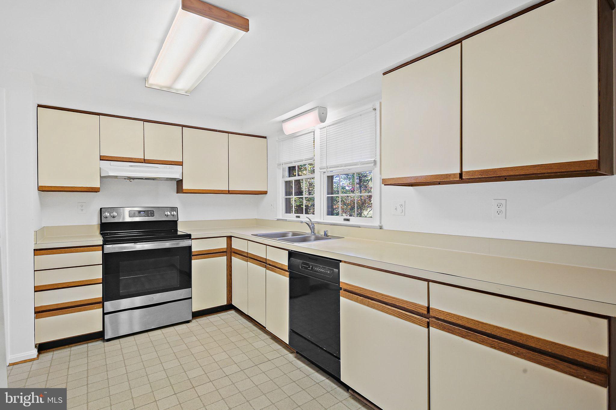 CLARY'S FOREST - Residential Lease