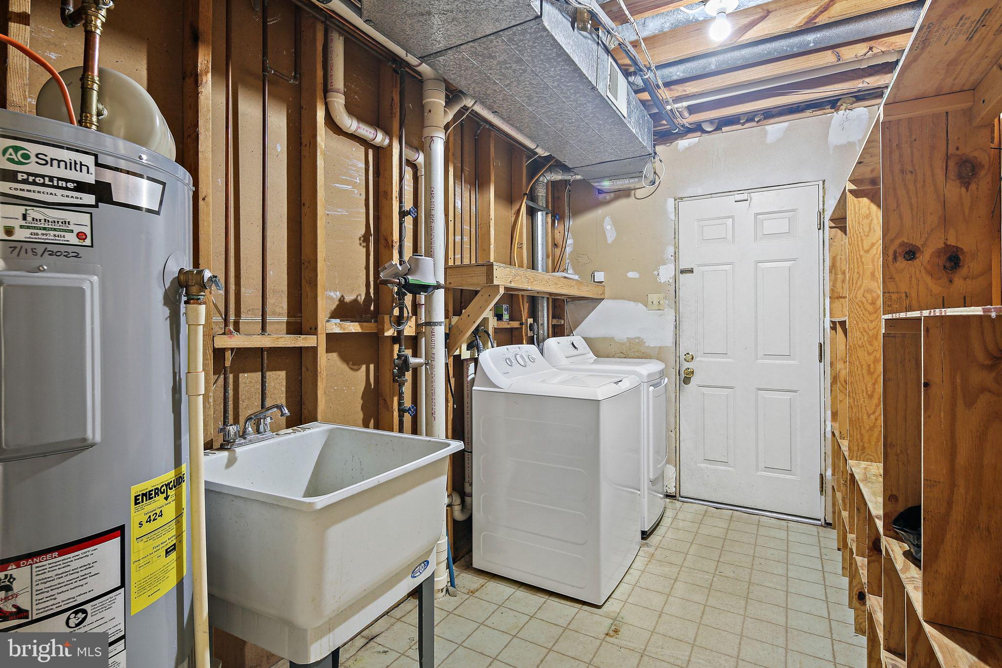 CLARY'S FOREST - Residential Lease