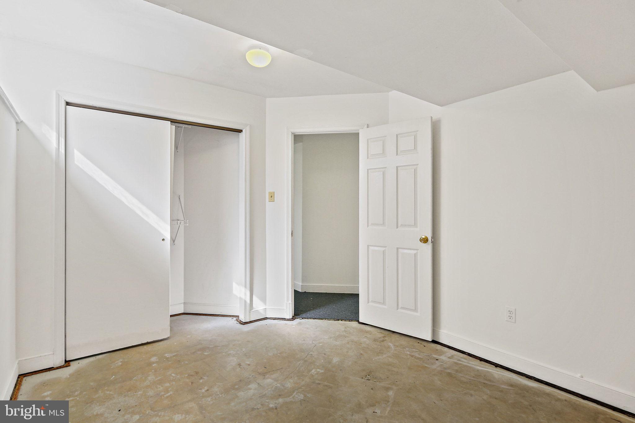 CLARY'S FOREST - Residential Lease