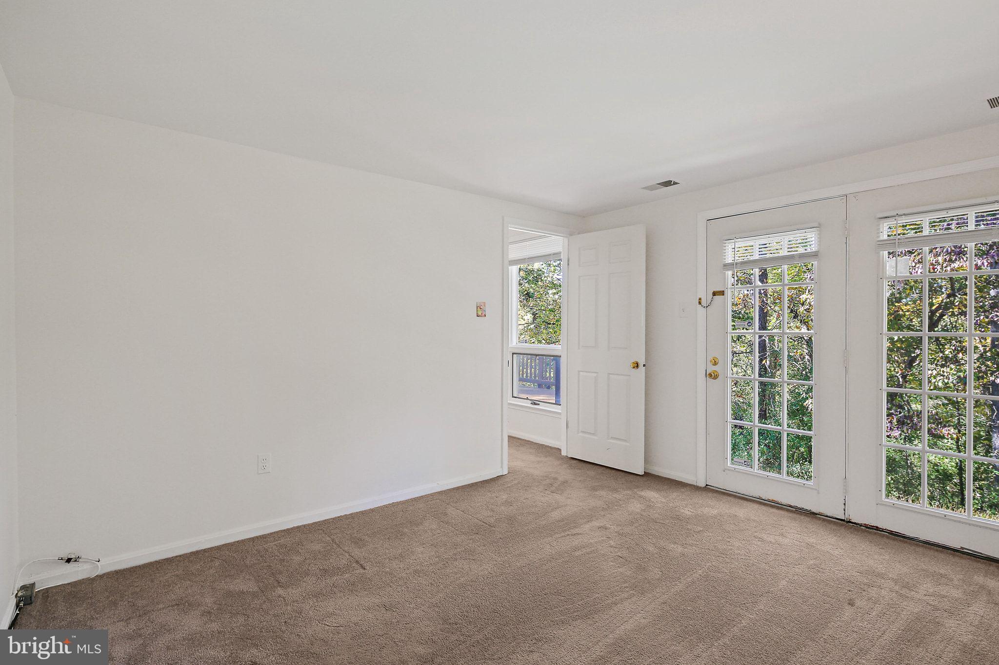 CLARY'S FOREST - Residential Lease