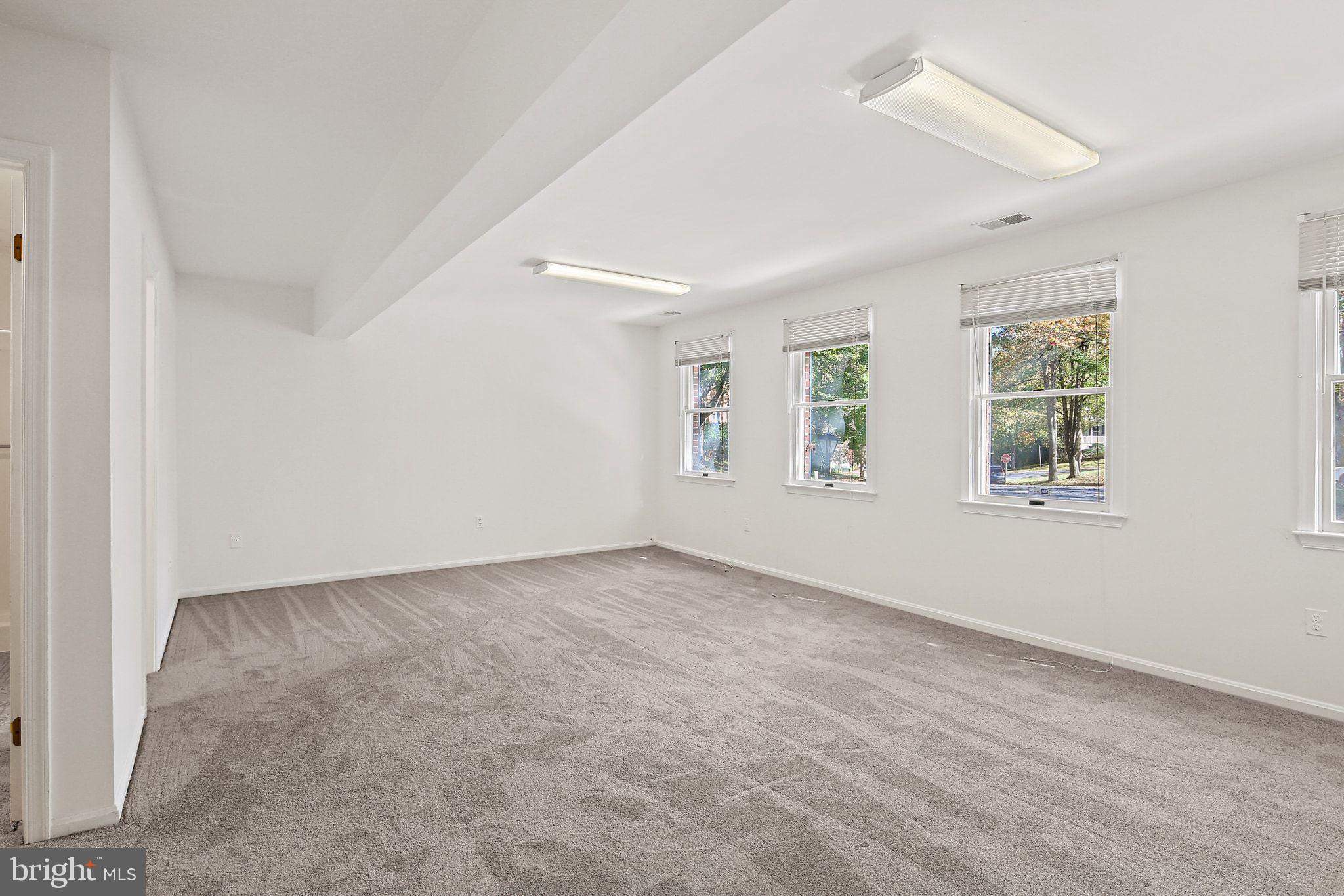 CLARY'S FOREST - Residential Lease