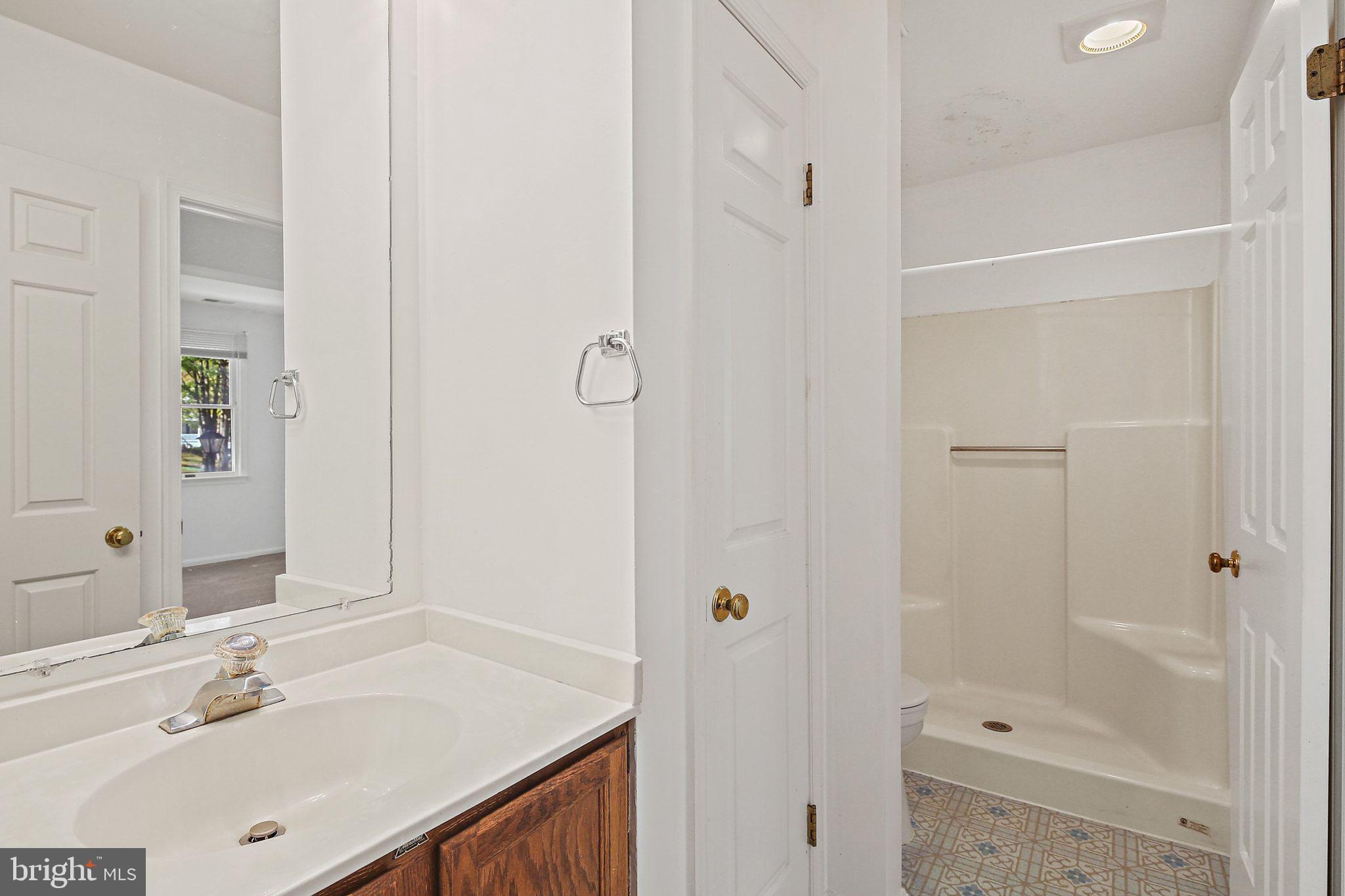 CLARY'S FOREST - Residential Lease