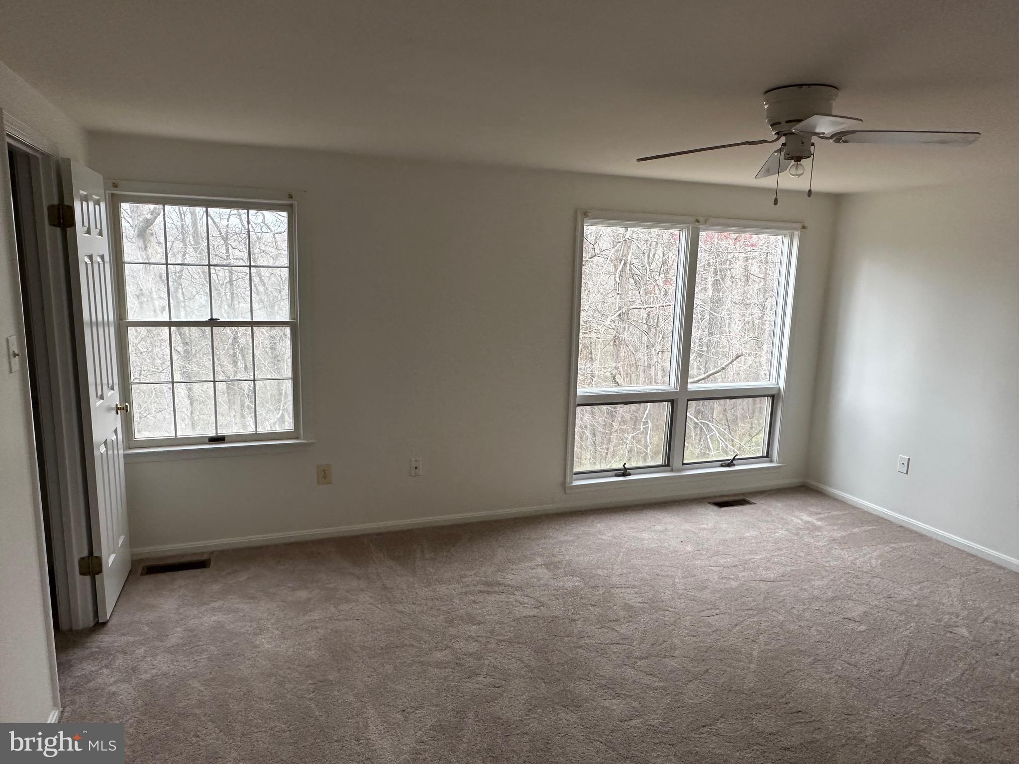 CLARY'S FOREST - Residential Lease