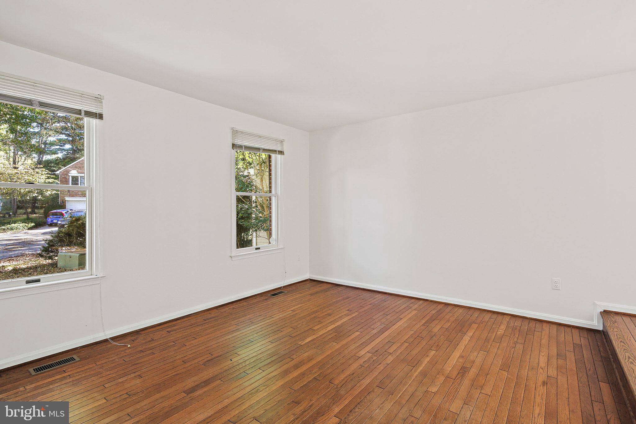 CLARY'S FOREST - Residential Lease