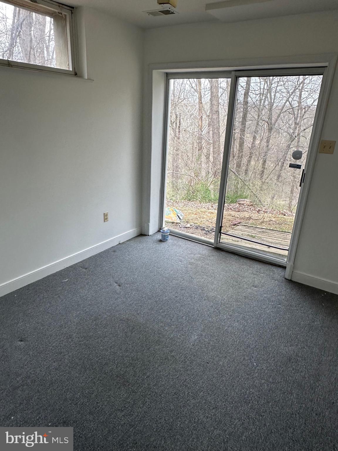 CLARY'S FOREST - Residential Lease