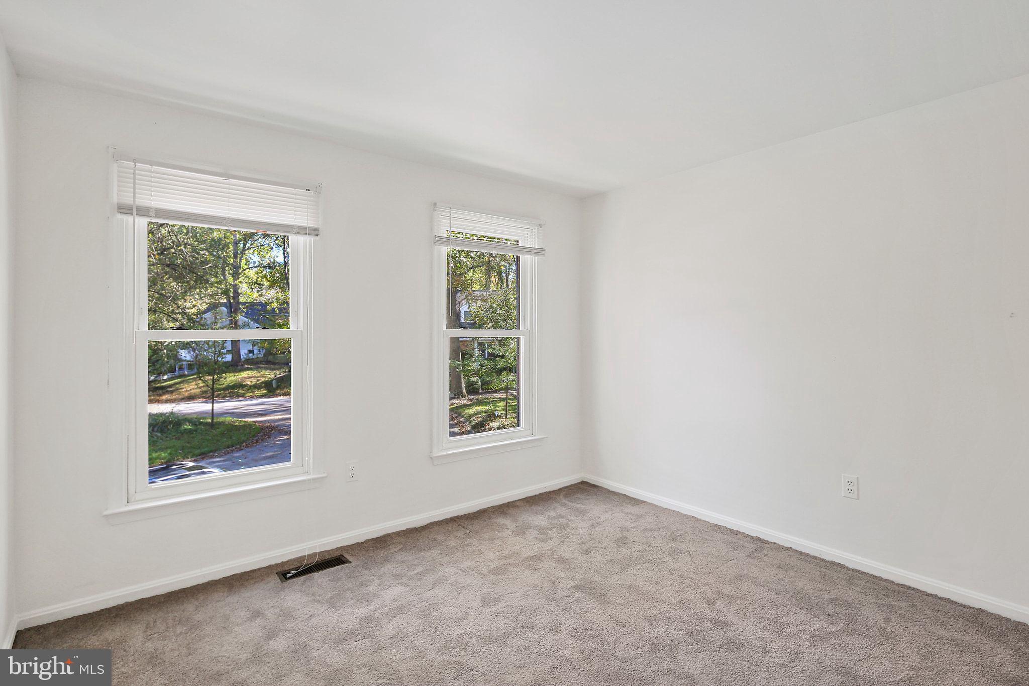 CLARY'S FOREST - Residential Lease