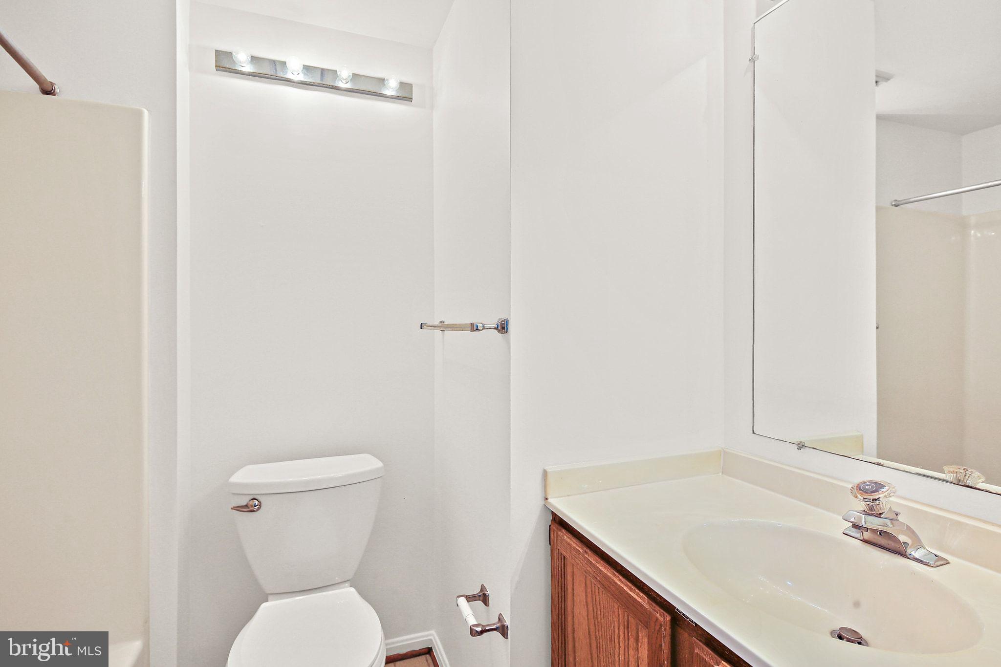 CLARY'S FOREST - Residential Lease