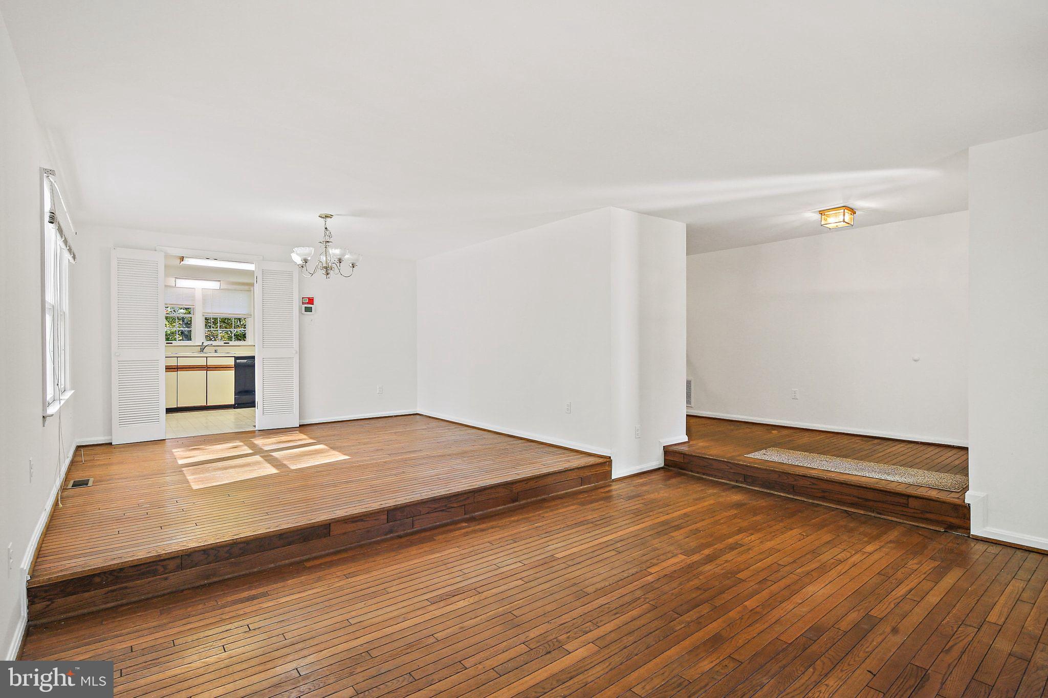 CLARY'S FOREST - Residential Lease