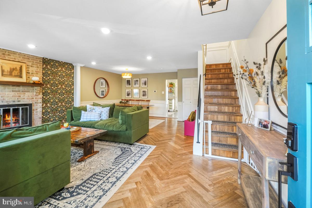 RICHARDSON MEWS - Residential