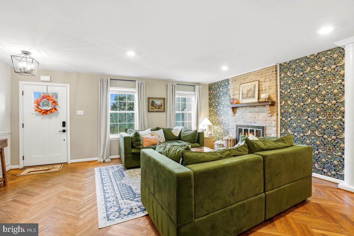 RICHARDSON MEWS - Residential