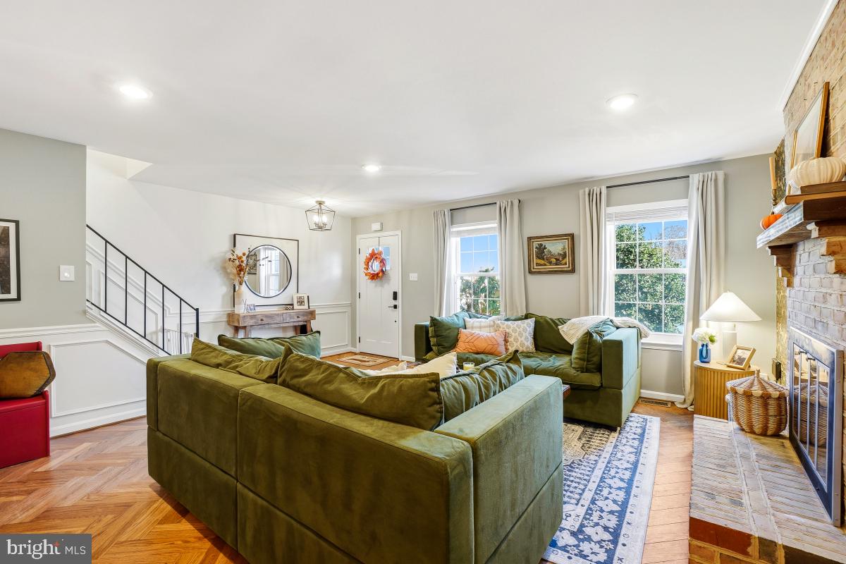 RICHARDSON MEWS - Residential