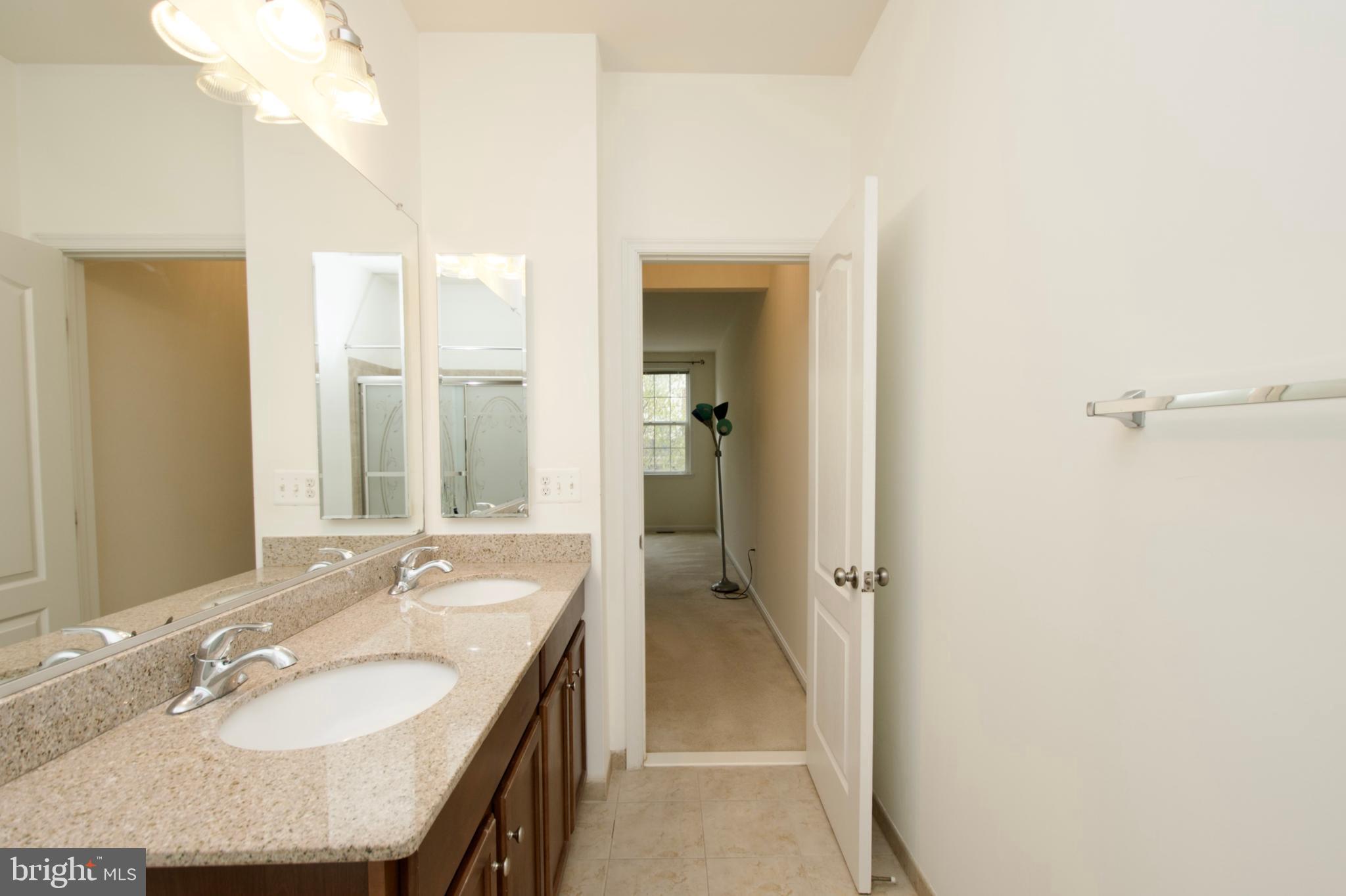 LINDEN ROW CONDOMINIUM - Residential Lease