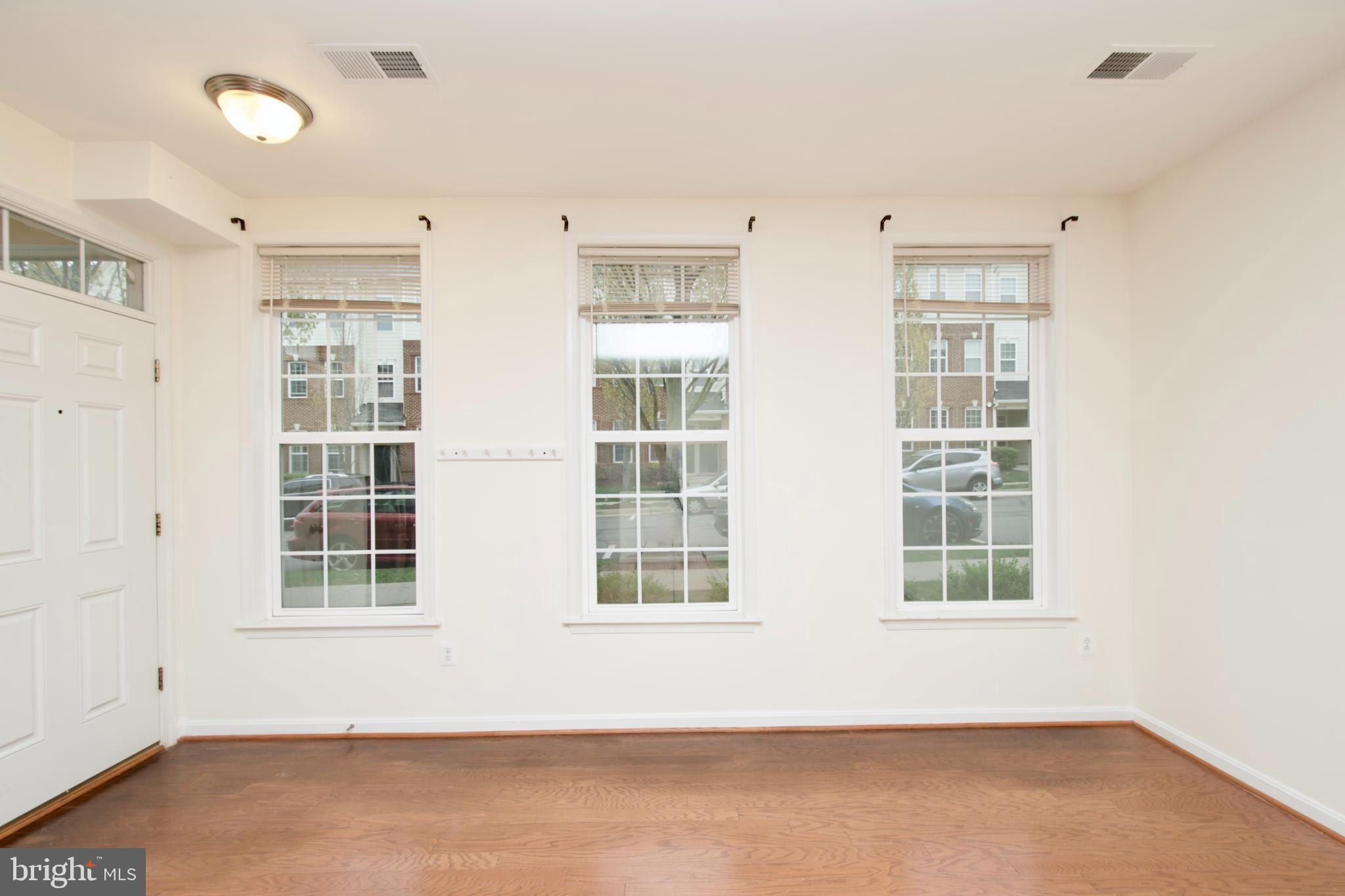 LINDEN ROW CONDOMINIUM - Residential Lease