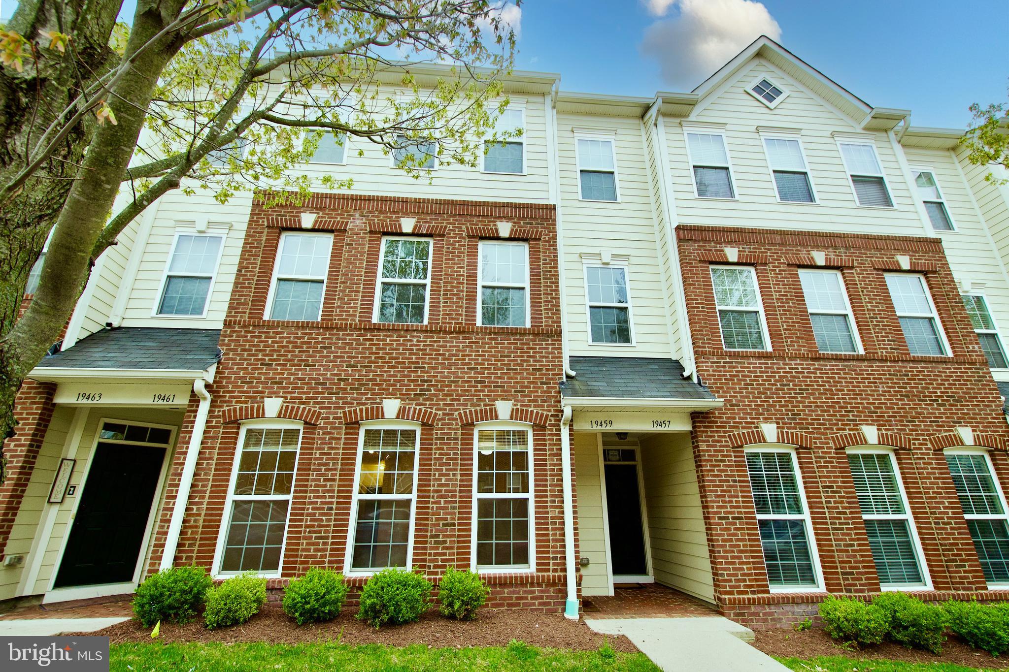 LINDEN ROW CONDOMINIUM - Residential Lease