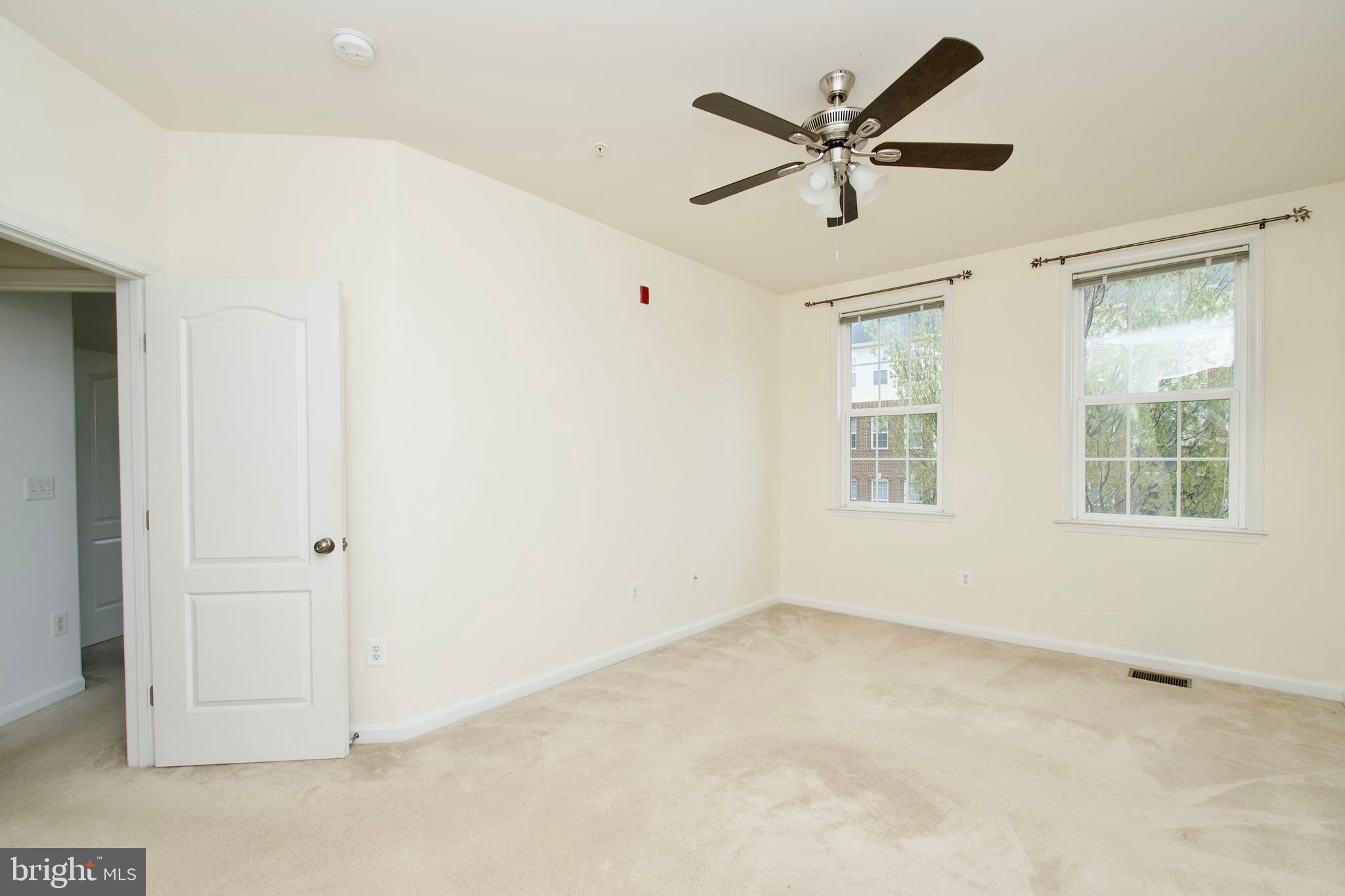 LINDEN ROW CONDOMINIUM - Residential Lease