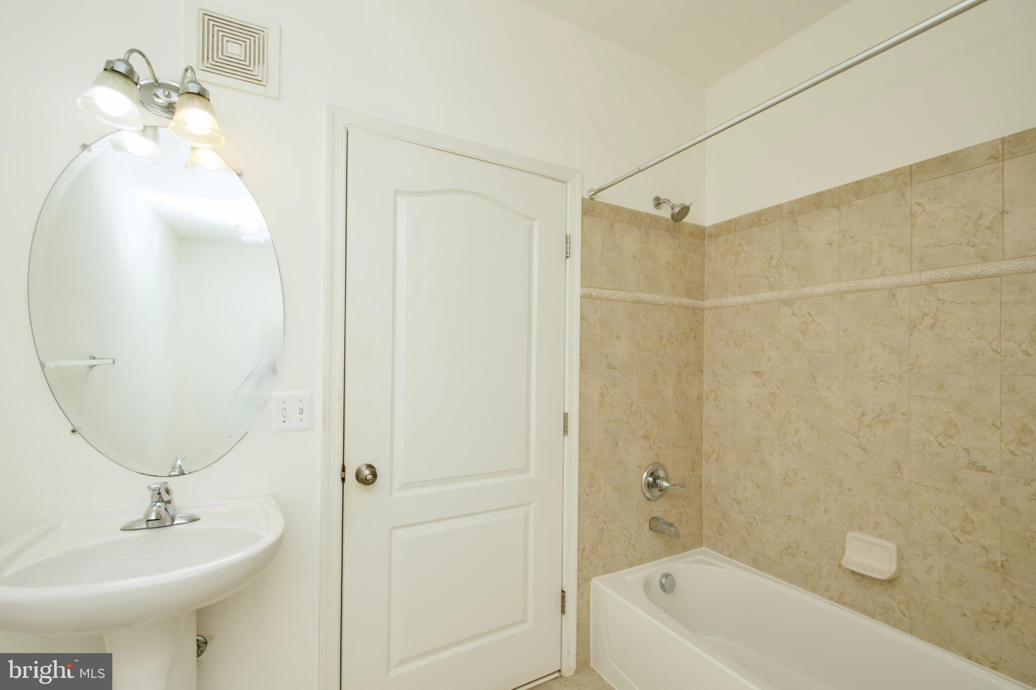 LINDEN ROW CONDOMINIUM - Residential Lease