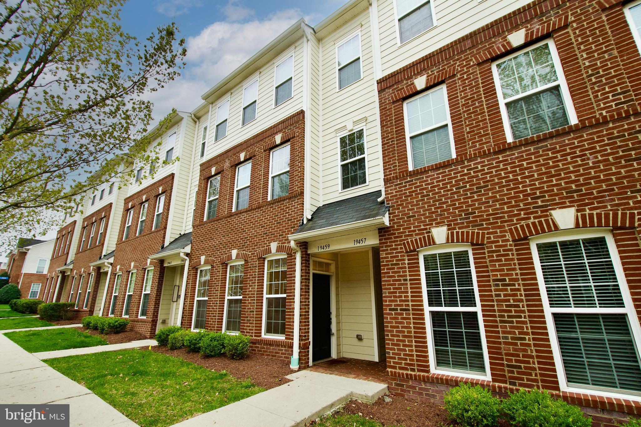 LINDEN ROW CONDOMINIUM - Residential Lease