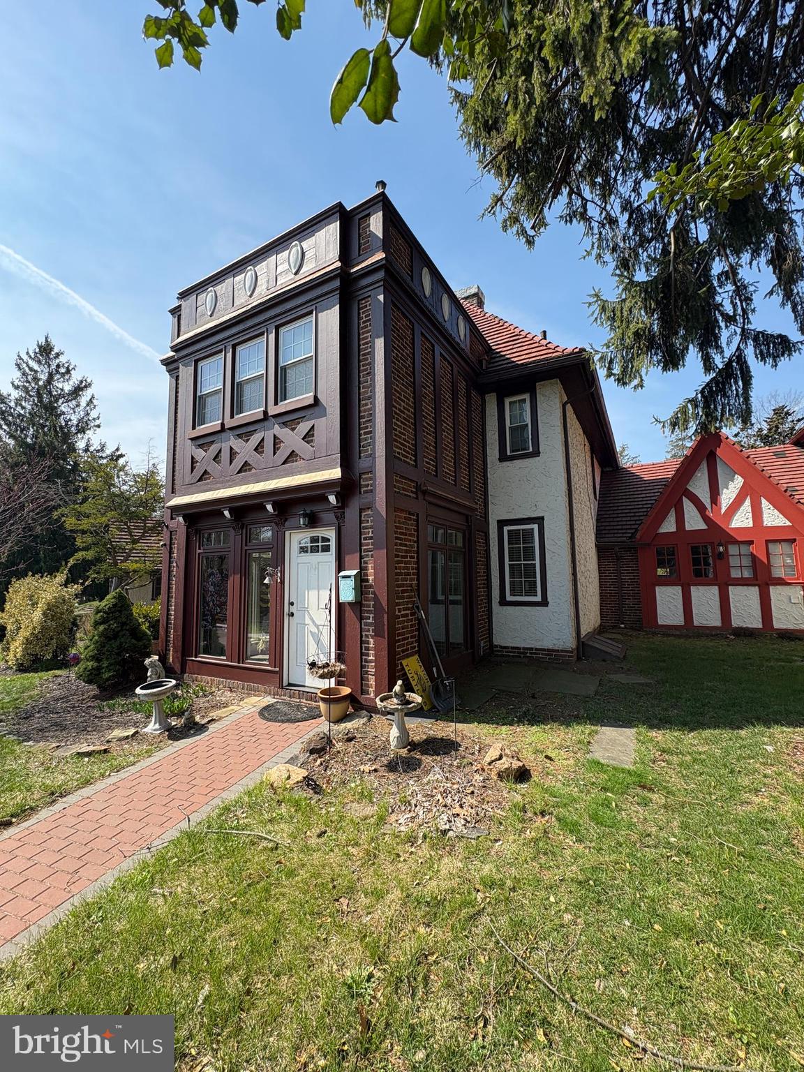 14 WINDSOR CIRCLE