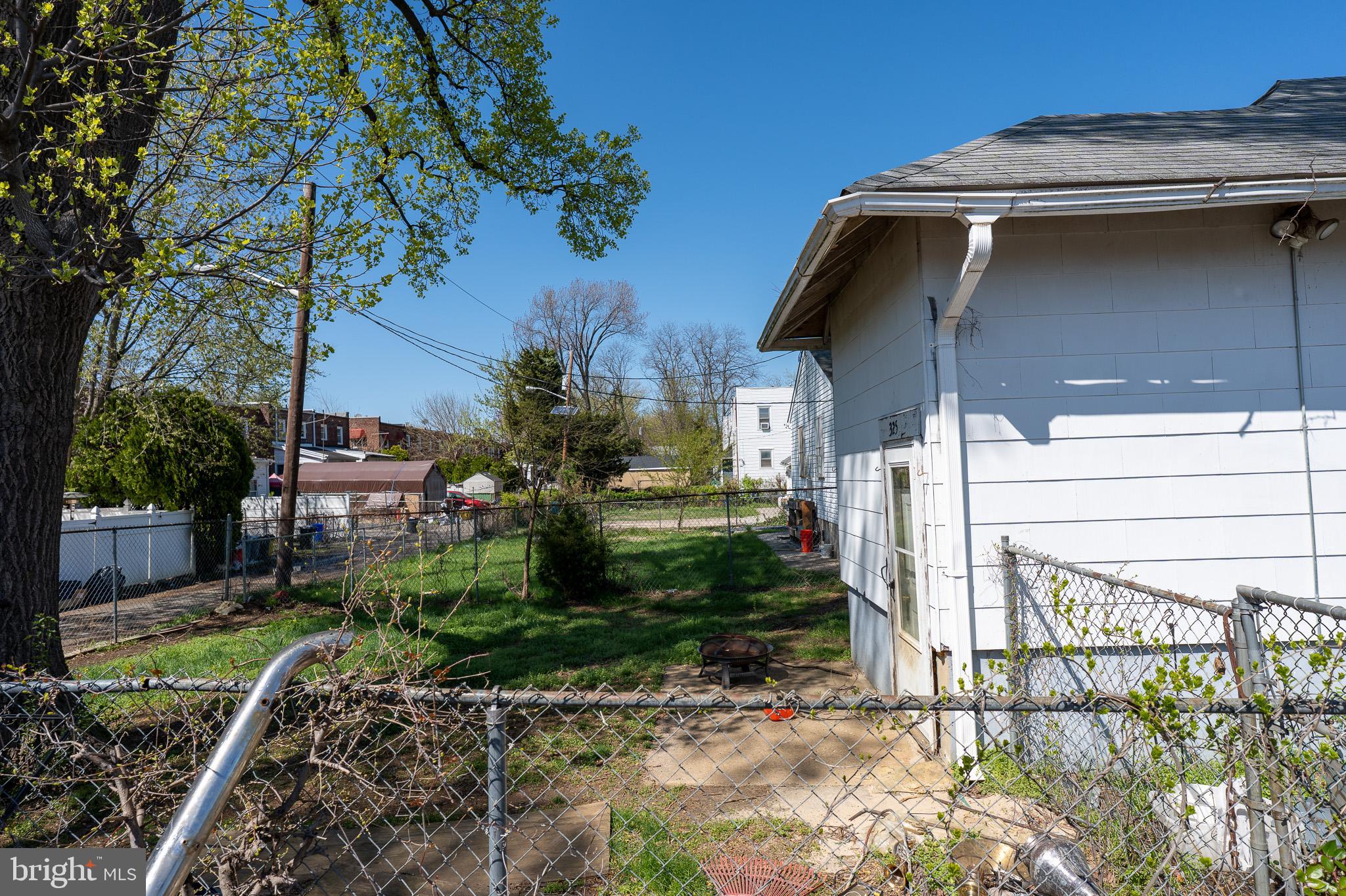 325 LINDEN AVENUE