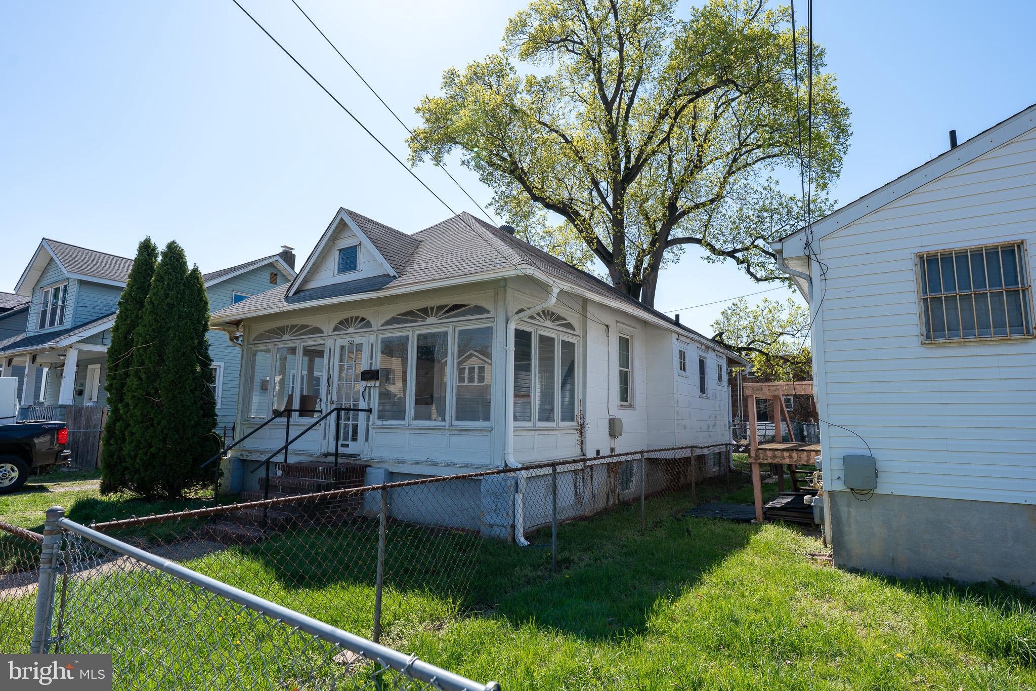 325 LINDEN AVENUE