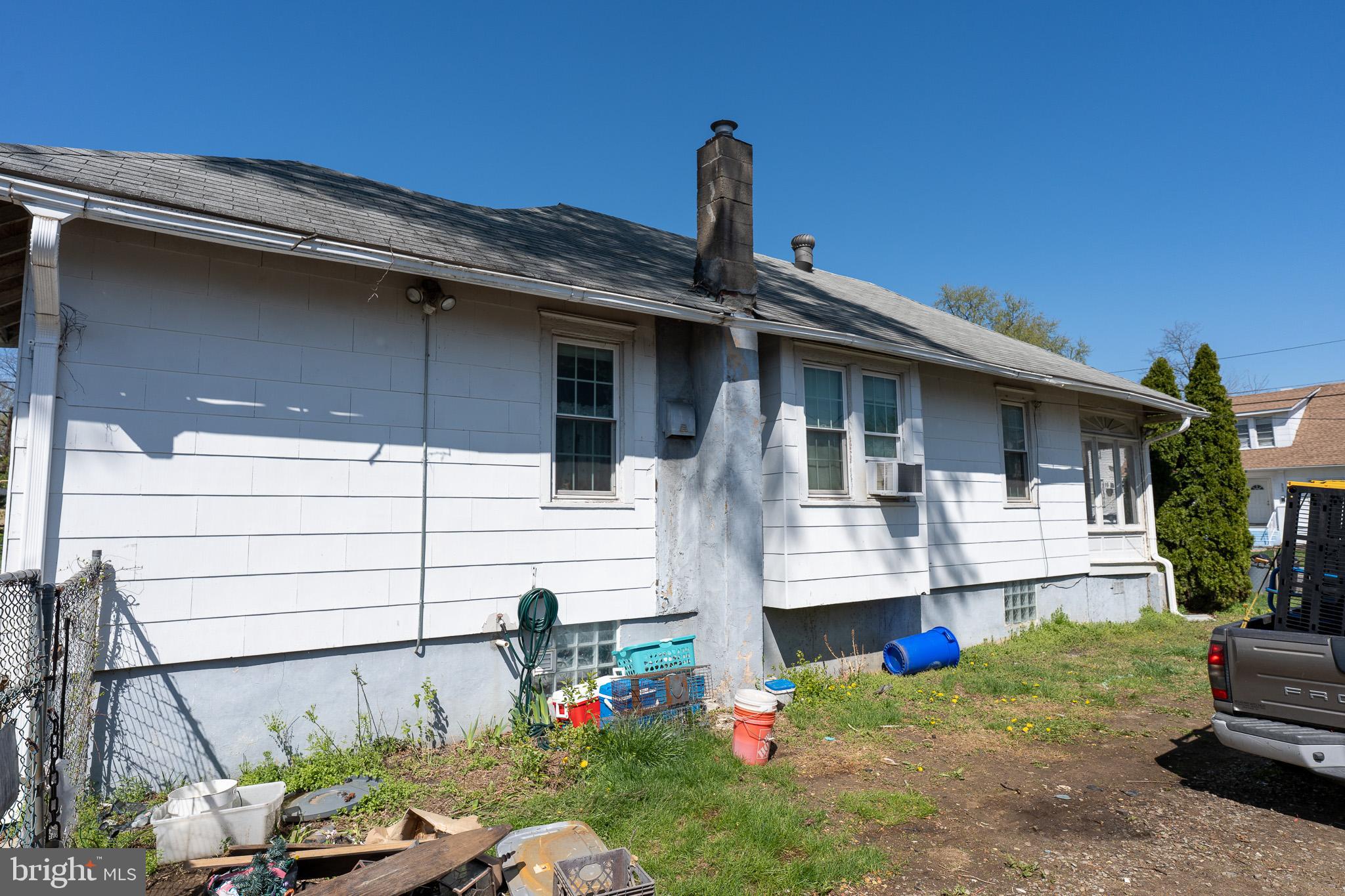 325 LINDEN AVENUE
