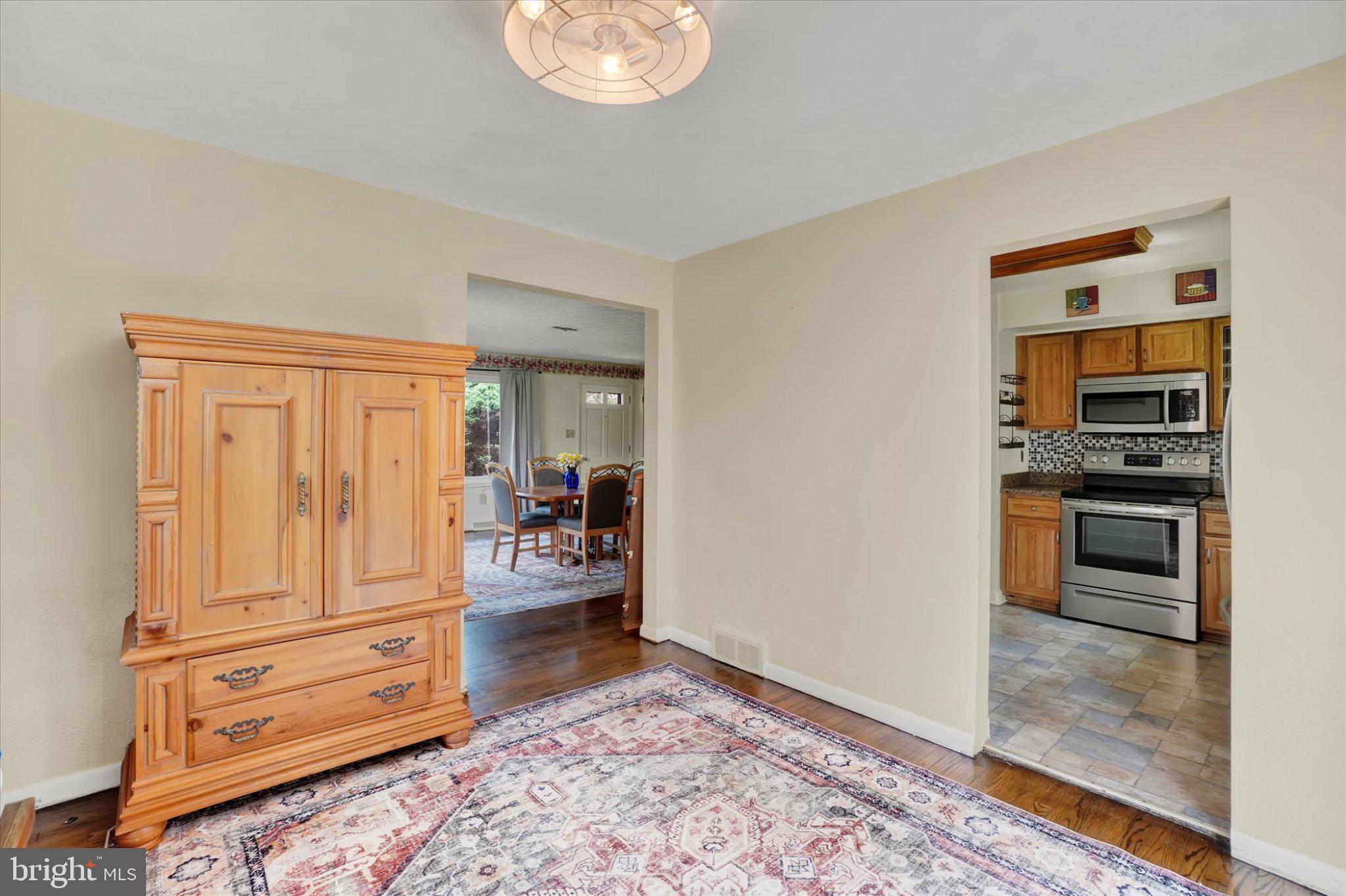 3310 EDENBRIDGE RD