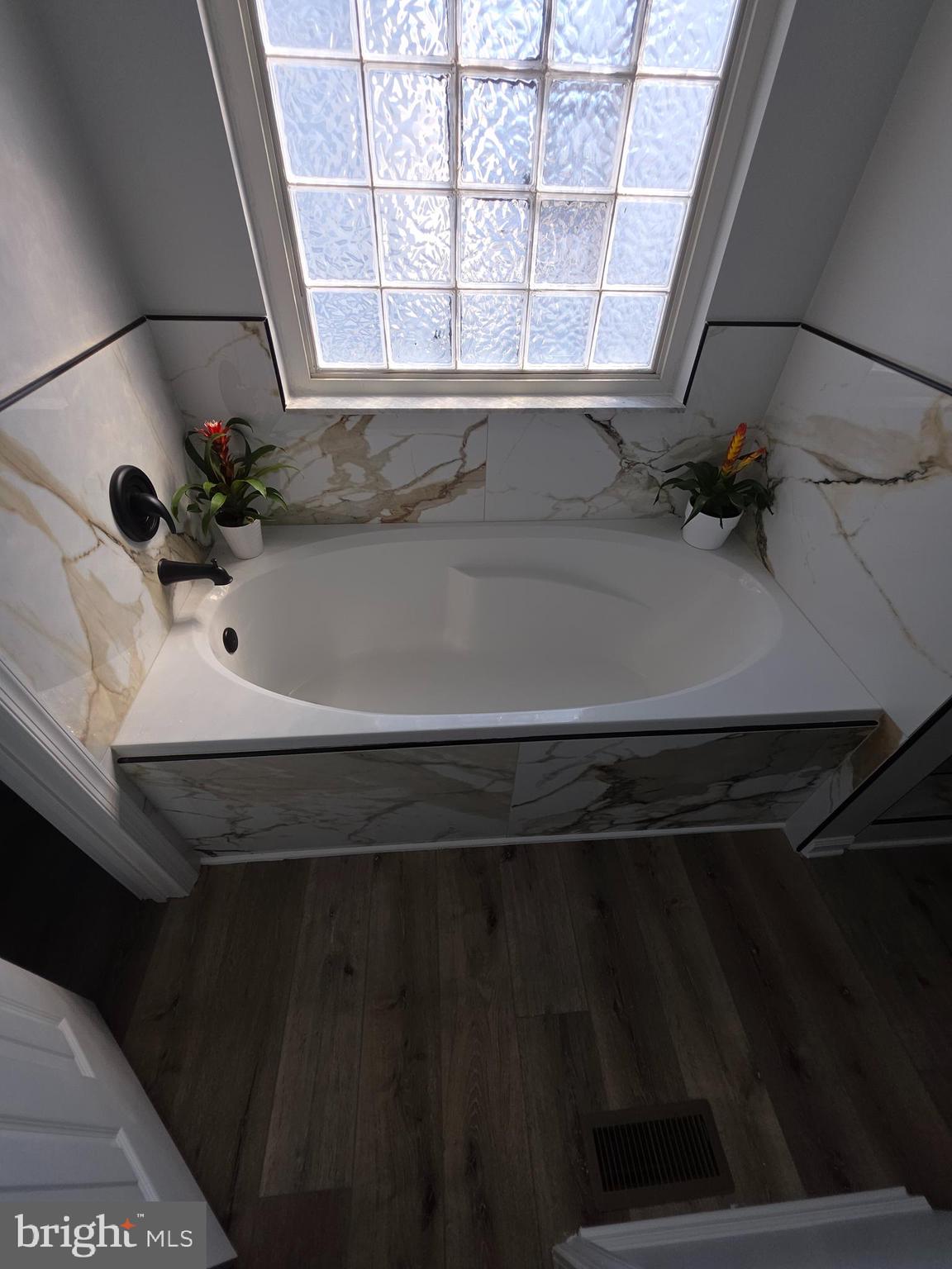 HICKORY FARMS - Residential