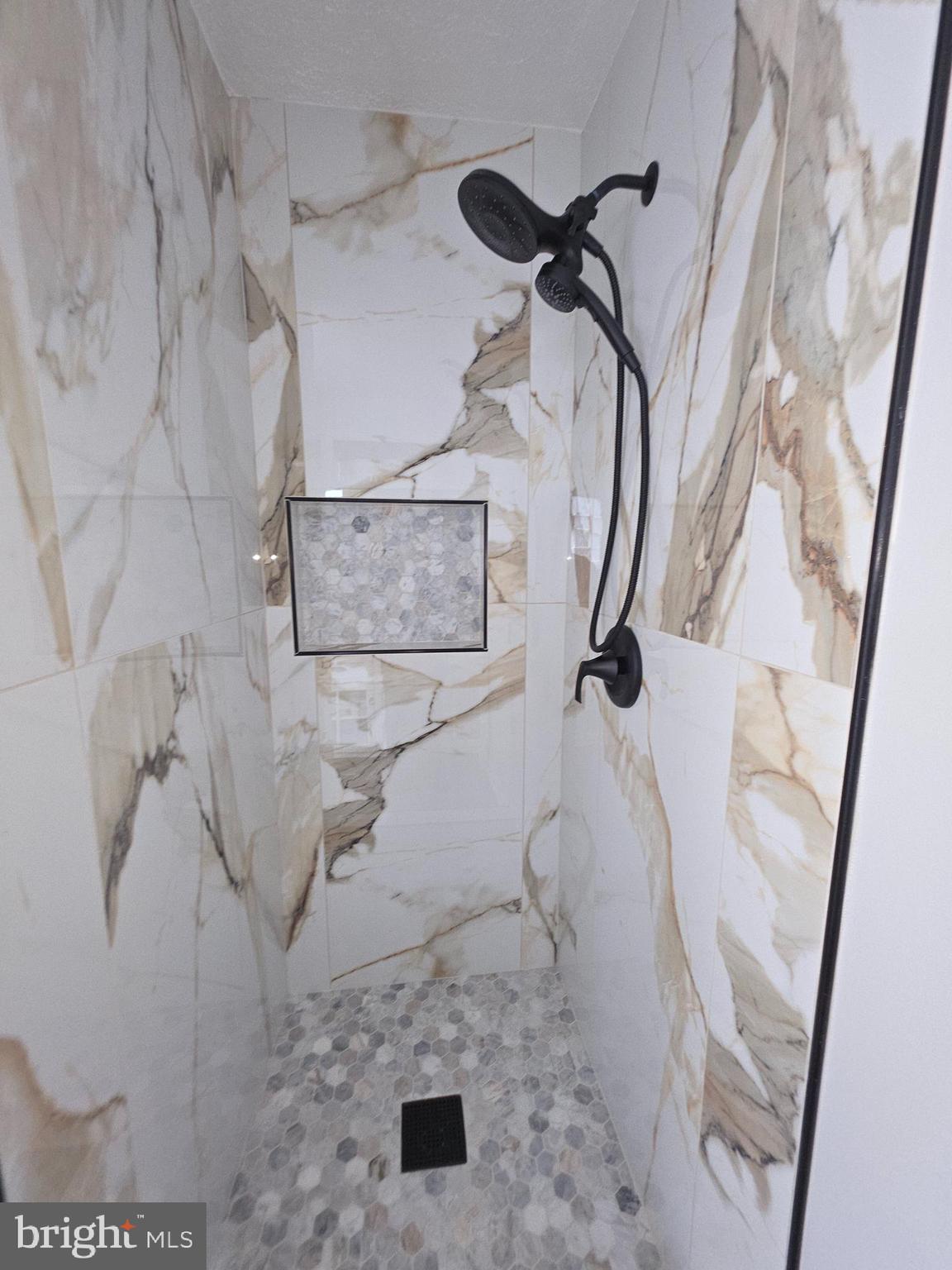 HICKORY FARMS - Residential