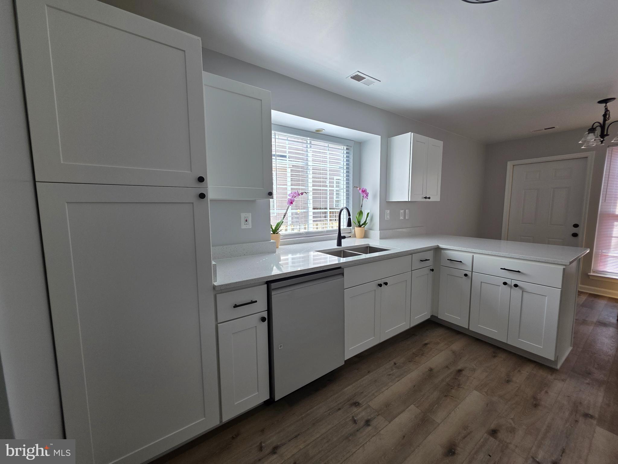 HICKORY FARMS - Residential