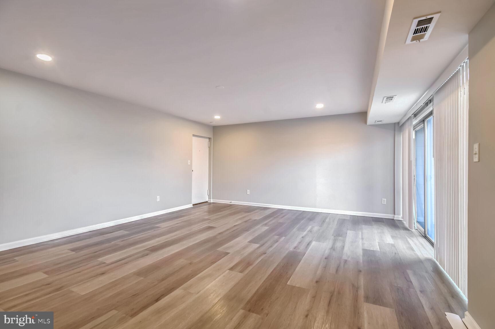 7609 FONTAINEBLEAU DRIVE 2207