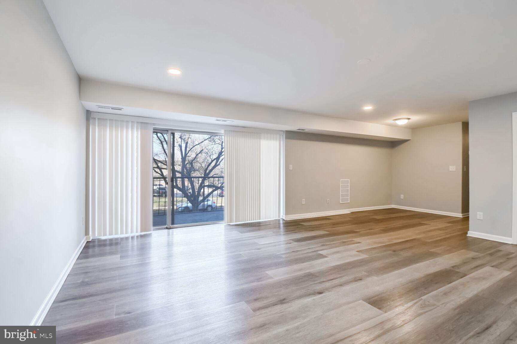 7609 FONTAINEBLEAU DRIVE 2207