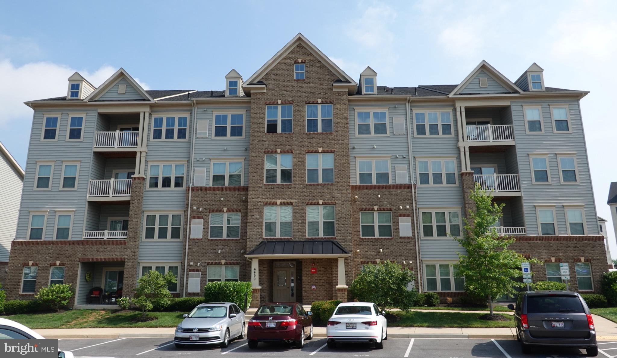 Beautiful 2nd floor unit with 2BR/2 full baths, kitchen with granite counter tops and stainless steel appliances, gas fireplace, lots of natural light in an elevator building. Community amenities include clubhouse, exercise room and swimming pool. Located in Linton at Ballenger and close shopping and the Westview Cinema. Downtown Frederick is just a 15 minute drive and commuter routes I-270 and Route 15 are just minutes away! Pets are welcome on a case by case decision along with a pet deposit per pet. Unit is available for rent August 15th. During showing, please wear a mask, take off your shoes and don't touch personal items.