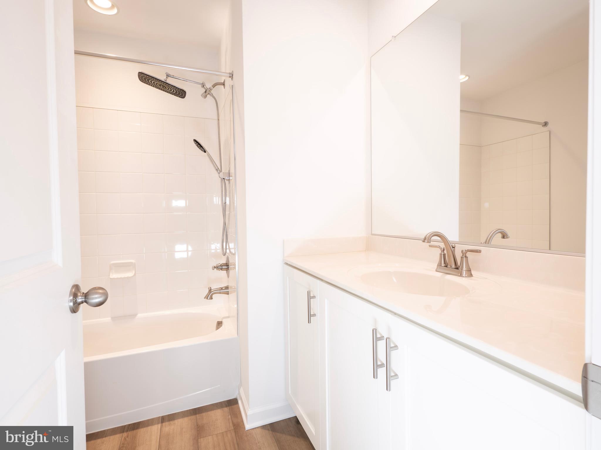 SOUTH BROOK - Residential