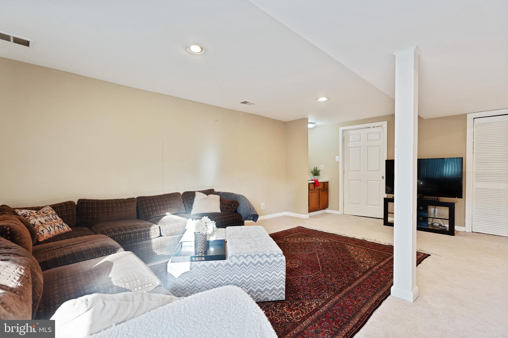 CHARLENE - Residential