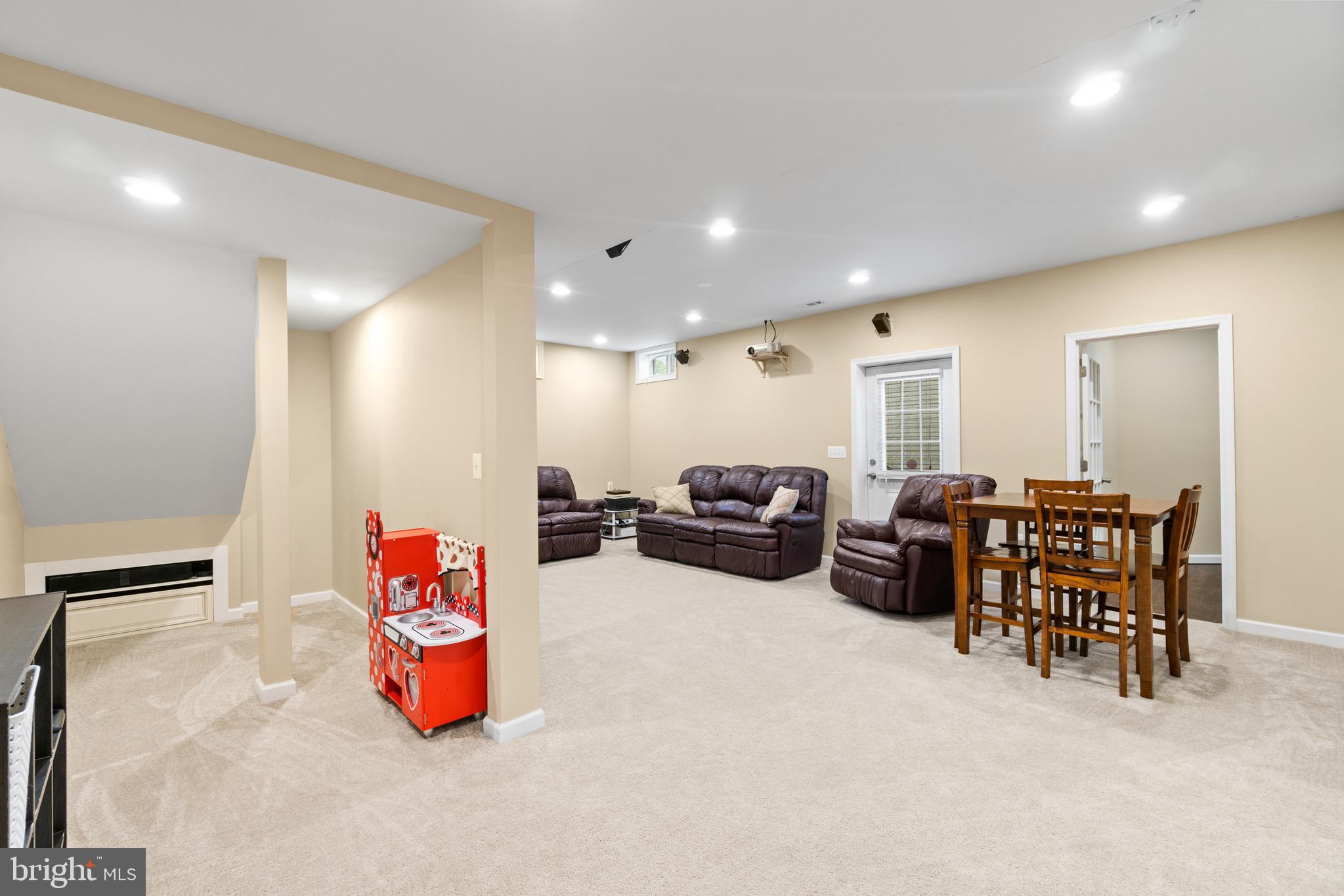 STAFFORD LAKES VILLAGE - Residential