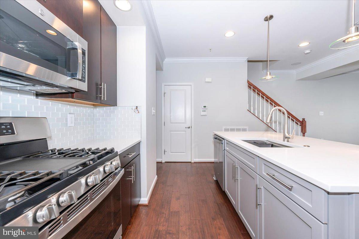 LINTON AT BALLENGER - Residential Lease