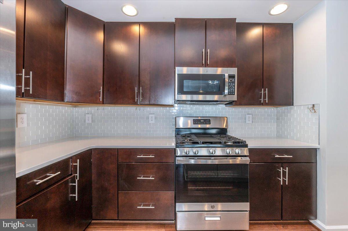 LINTON AT BALLENGER - Residential Lease